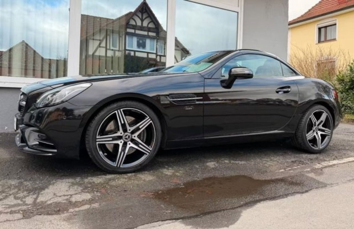 Mercedes-Benz SLC 300 AMG line (8)
