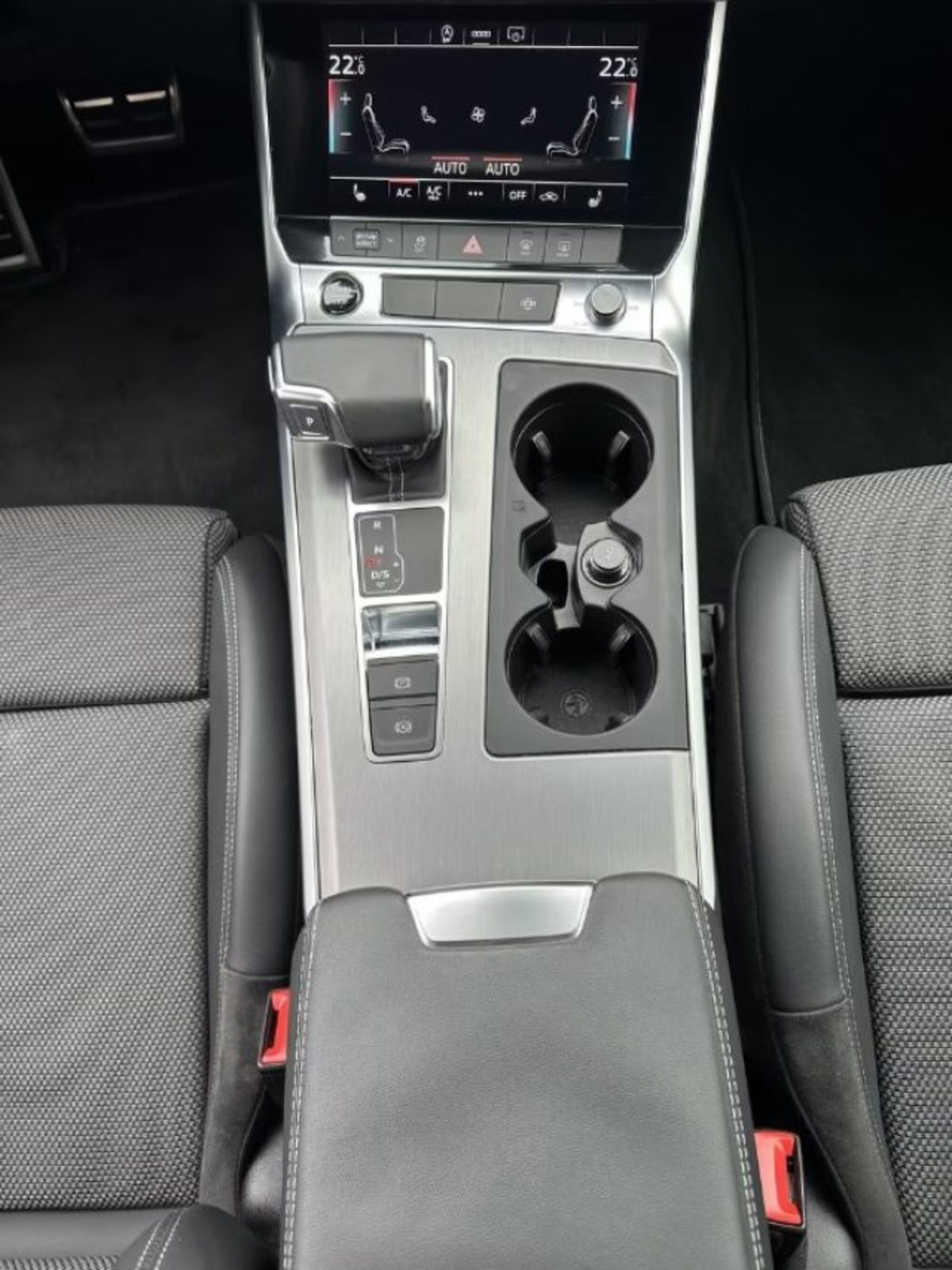Audi A6 Avant 40 2.0 TDI S tronic Business Plus (13)