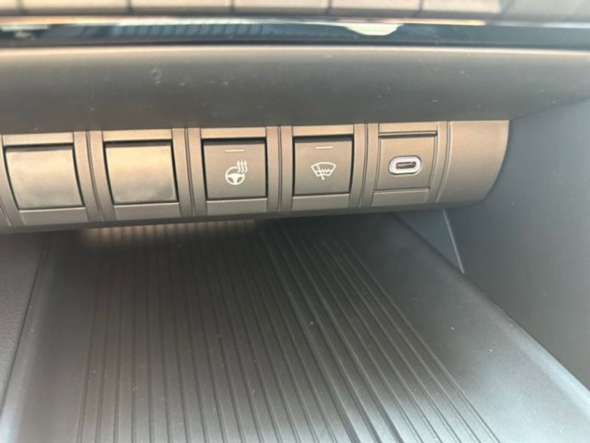 Toyota Toyota C-HR 1.8 Hybrid E-CVT Trend (12)