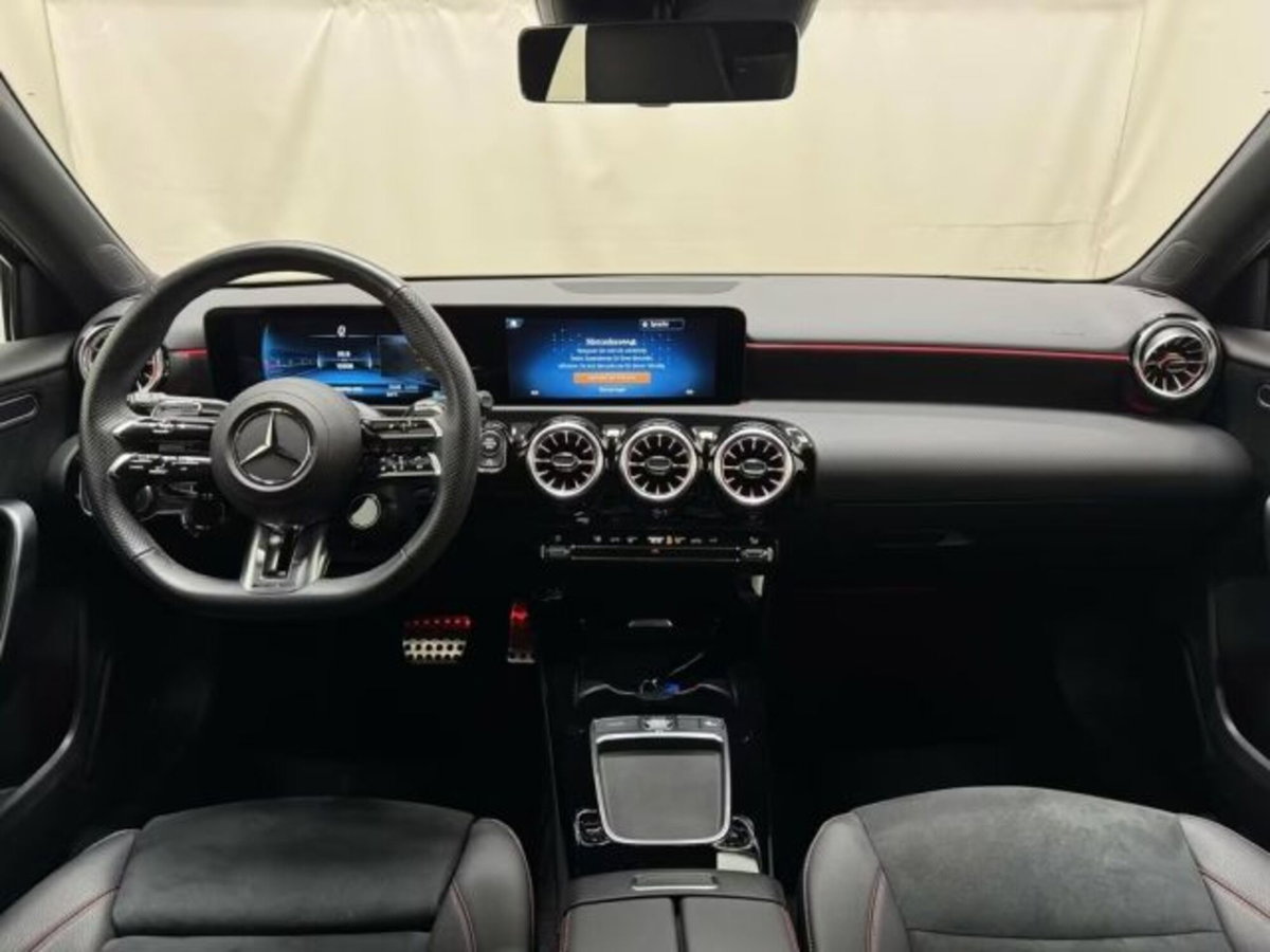 Mercedes-Benz Classe A AMG 35 AMG Line Premium Plus 4matic auto (11)