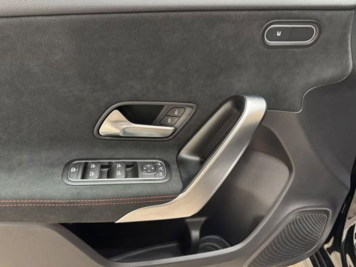 Mercedes-Benz Classe A AMG 35 AMG Line Premium Plus 4matic auto (8)