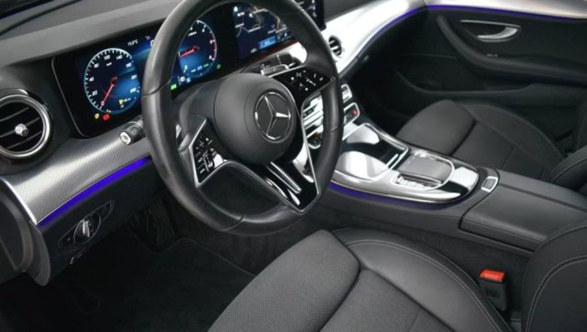 Mercedes-Benz Classe E 220 d Auto AMG Line (9)