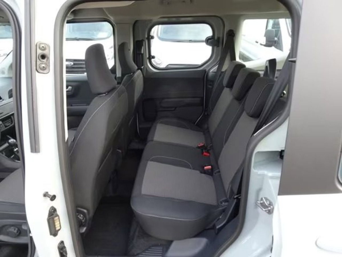 Ford Tourneo Courier 1.0 EcoBoost 100 CV Plus (8)