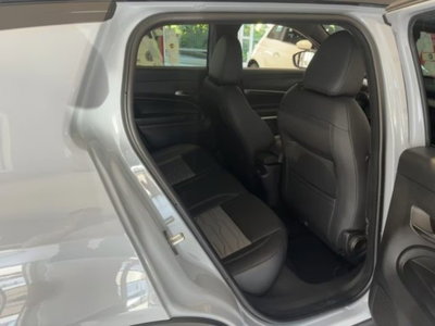 Jeep Avenger 1.2 turbo e-hybrid mhev Overland 4xe 145cv edct6 (10)