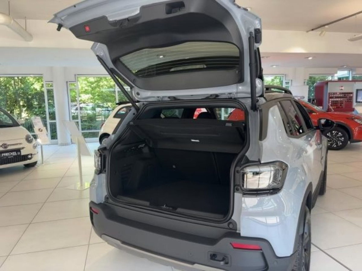 Jeep Avenger 1.2 turbo e-hybrid mhev Overland 4xe 145cv edct6 (11)