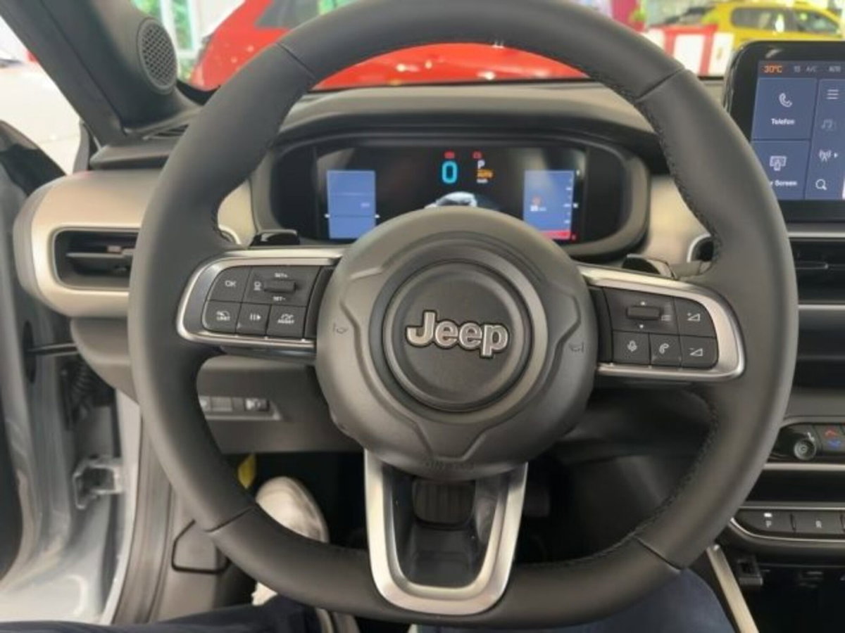 Jeep Avenger 1.2 turbo e-hybrid mhev Overland 4xe 145cv edct6 (7)