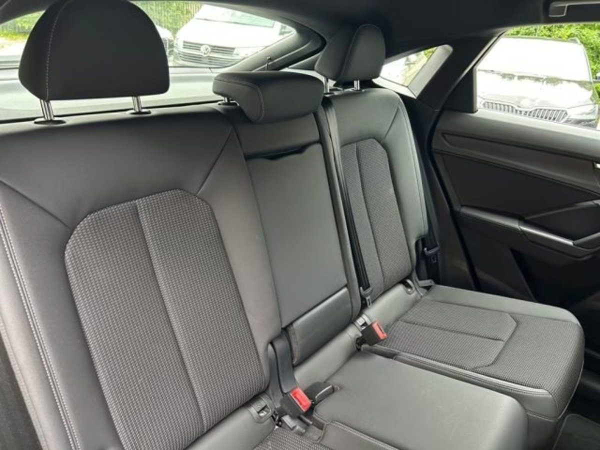 Audi Q3 Sportback 35 TDI quattro S tronic S line edition (14)