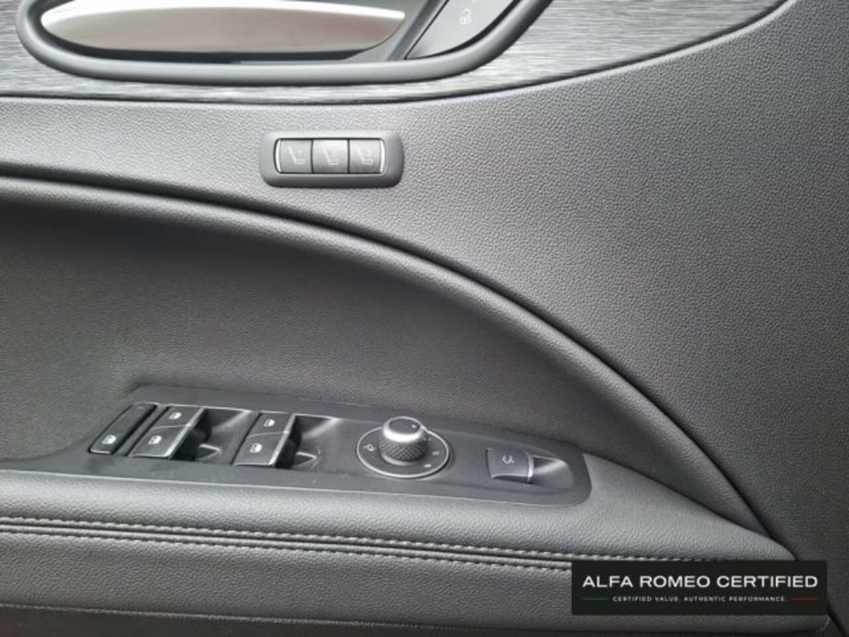 Alfa Romeo Stelvio Stelvio 2.0 Turbo 200 CV AT8 Q4 Super Business (14)