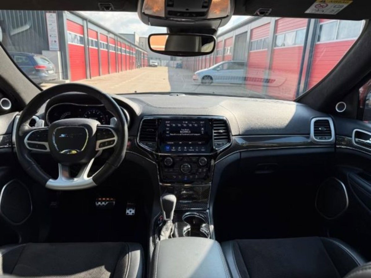 Jeep Grand Cherokee 6.4 V8 HEMI SRT (9)