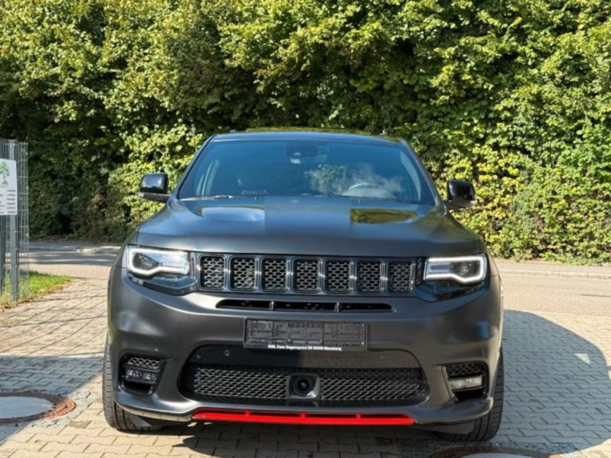 Jeep Grand Cherokee 6.4 V8 HEMI SRT (2)