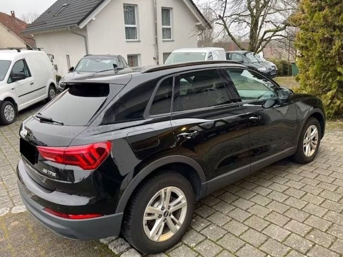 Audi Q3 35 TFSI S tronic Business (2)