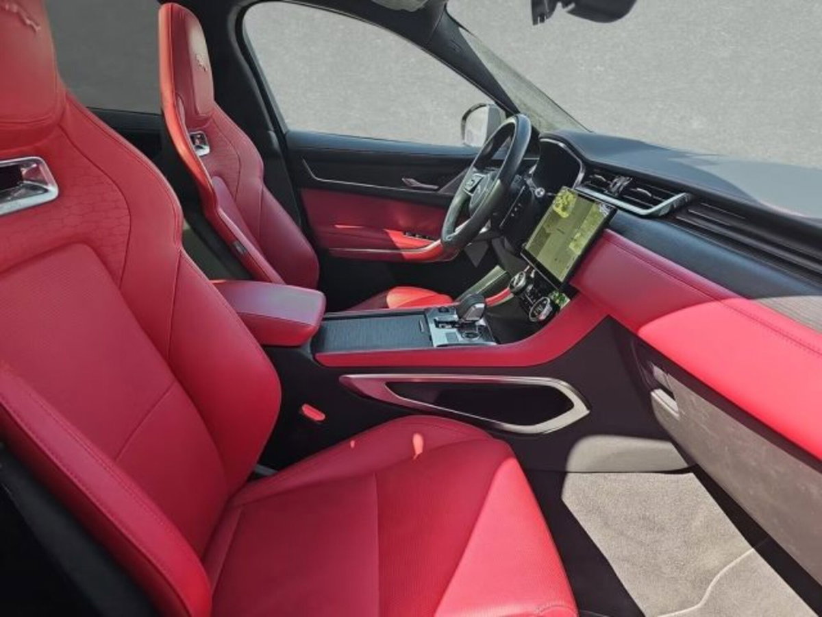 Jaguar F-Pace 2.0 250 CV AWD aut. R-Dynamic HSE (3)