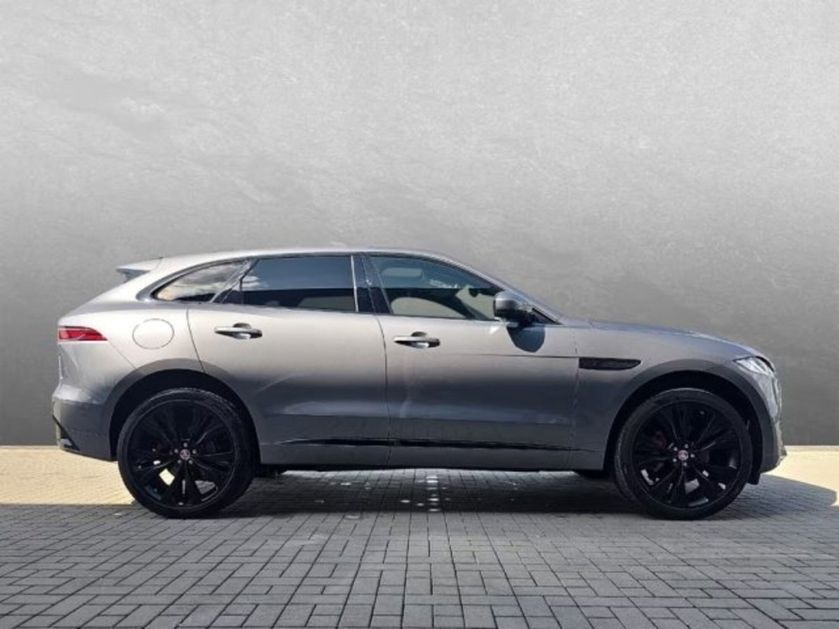 Jaguar F-Pace 2.0 250 CV AWD aut. R-Dynamic HSE (6)