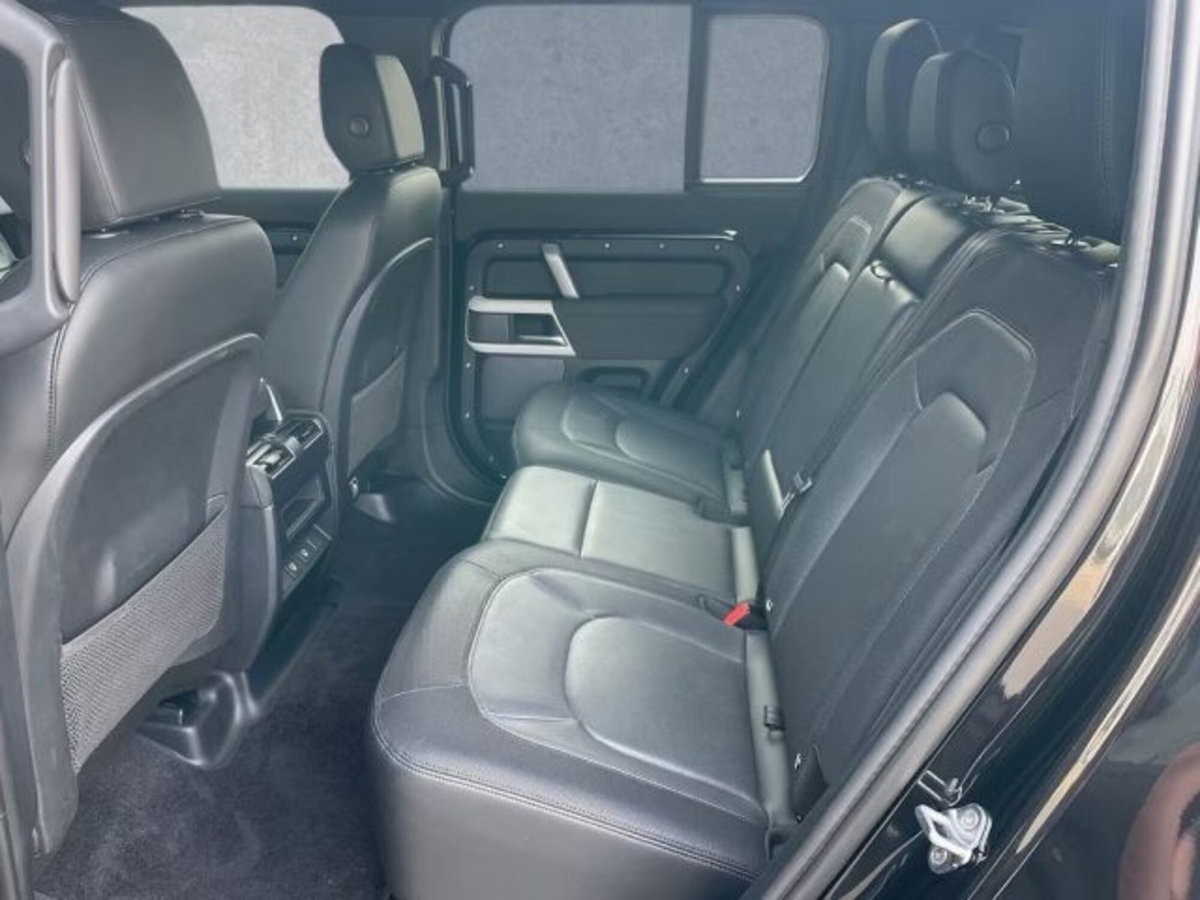 Land Rover Defender 110 3.0d i6 mhev X-Dynamic SE awd 200cv auto (14)