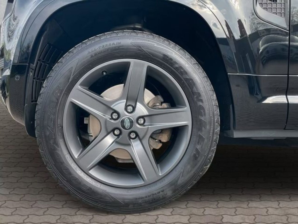 Land Rover Defender 110 3.0d i6 mhev X-Dynamic SE awd 200cv auto (9)