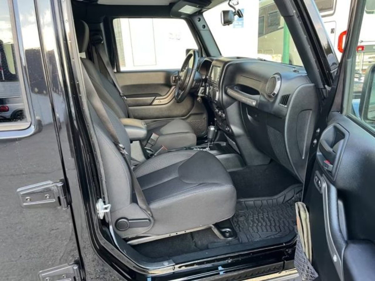 Jeep Wrangler 3.6 V6 Sahara Auto (8)