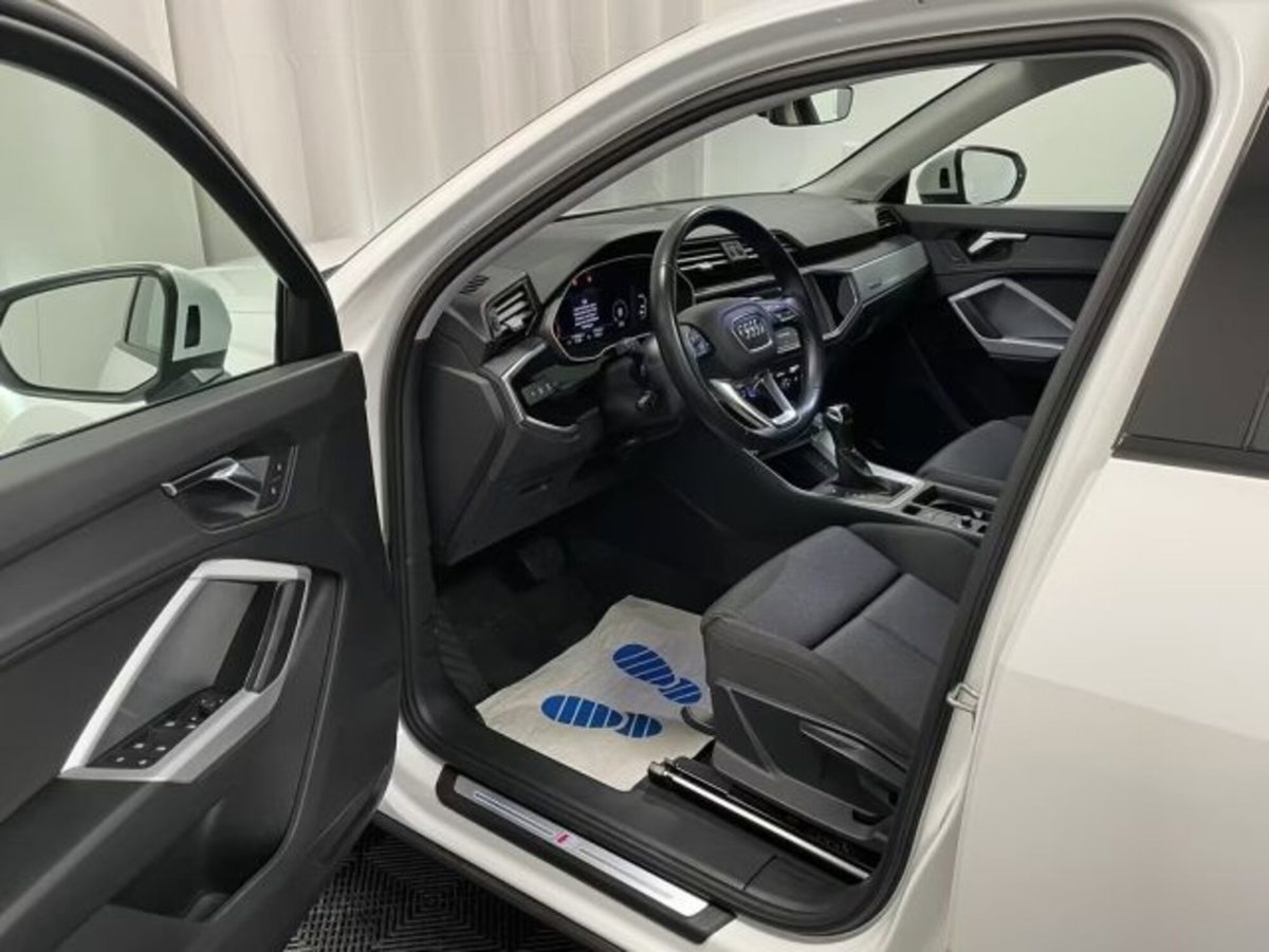 Audi Q3 Sportback 40 TDI S tronic quattro edition (10)
