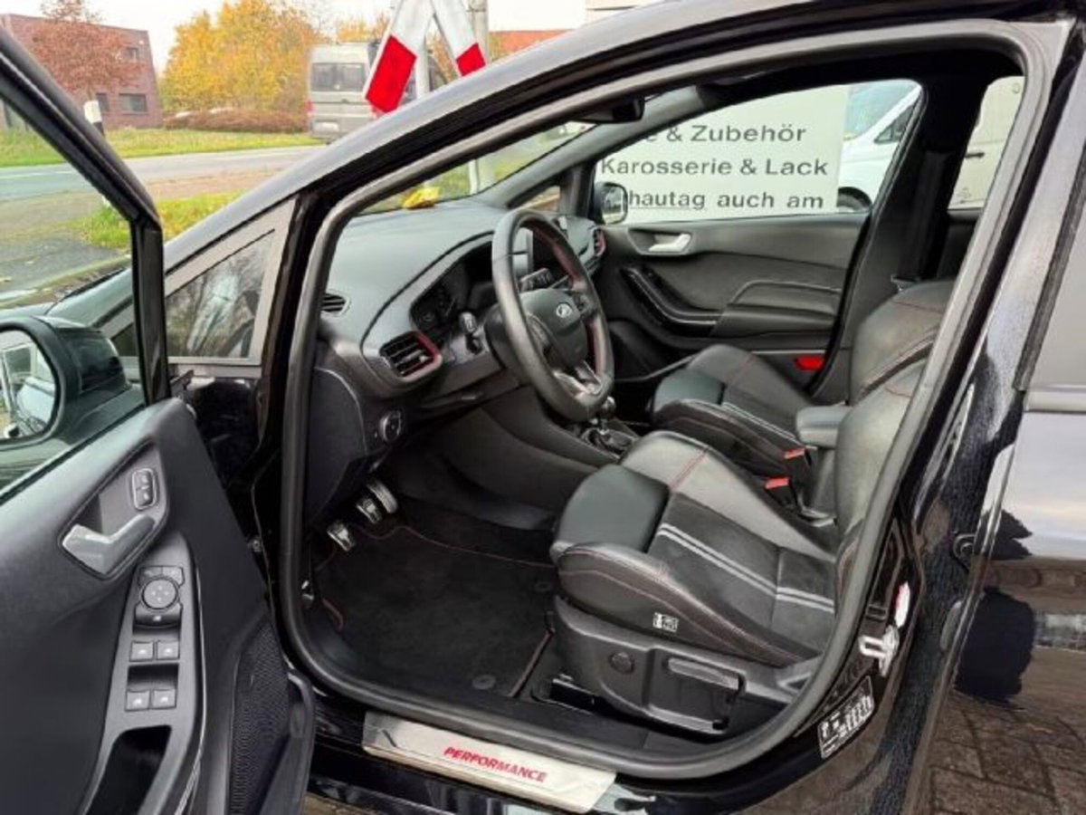 Ford Fiesta 1.5 Ecoboost 200 CV 5 porte ST (7)