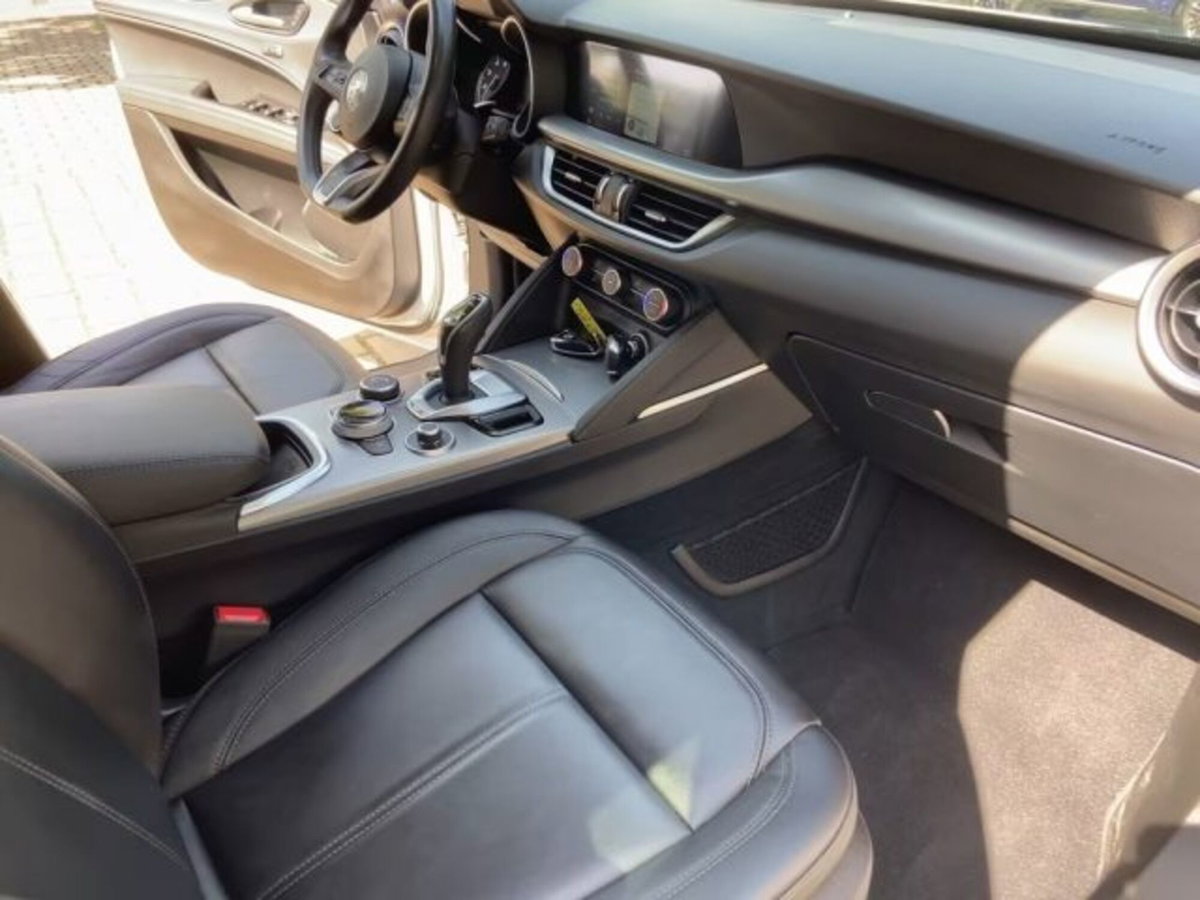 Alfa Romeo Stelvio Stelvio 2.0 Turbo 200 CV AT8 Q4 Sprint (11)