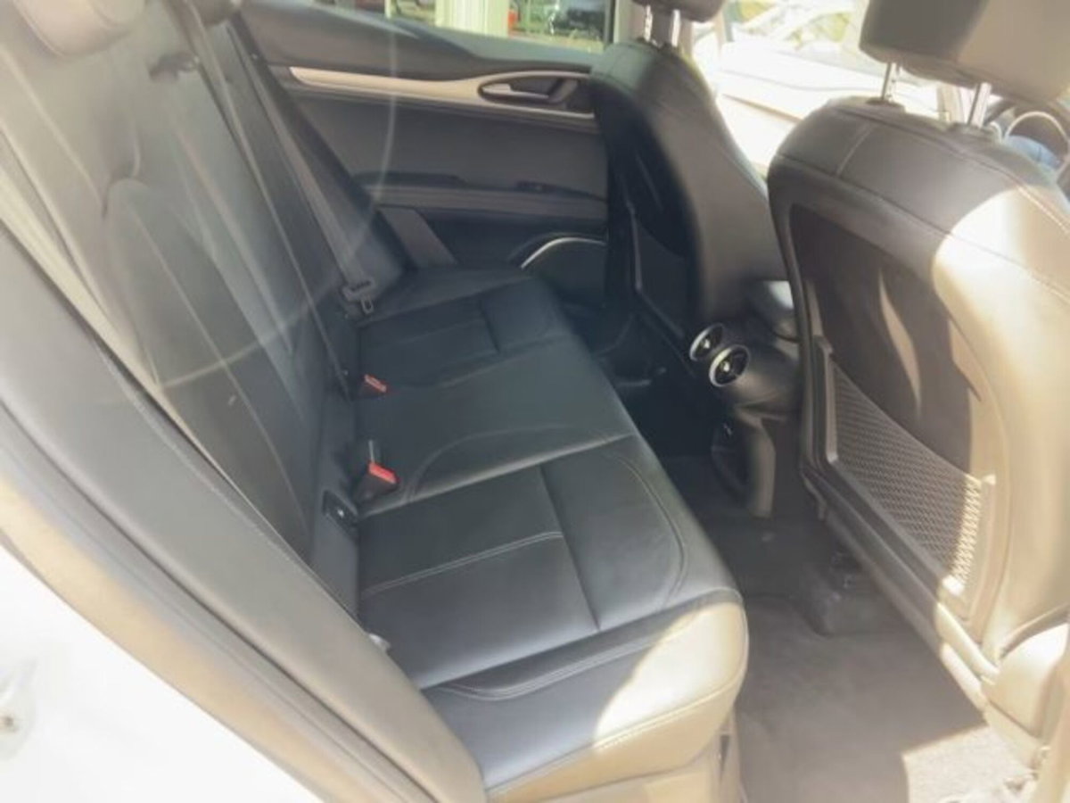 Alfa Romeo Stelvio Stelvio 2.0 Turbo 200 CV AT8 Q4 Sprint (12)