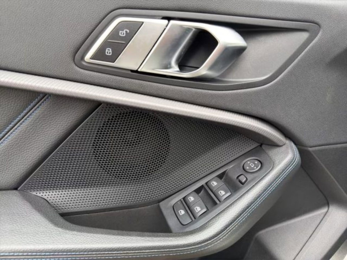BMW Serie 1 116d 2.0 116CV cat 5 porte Attiva DPF (15)