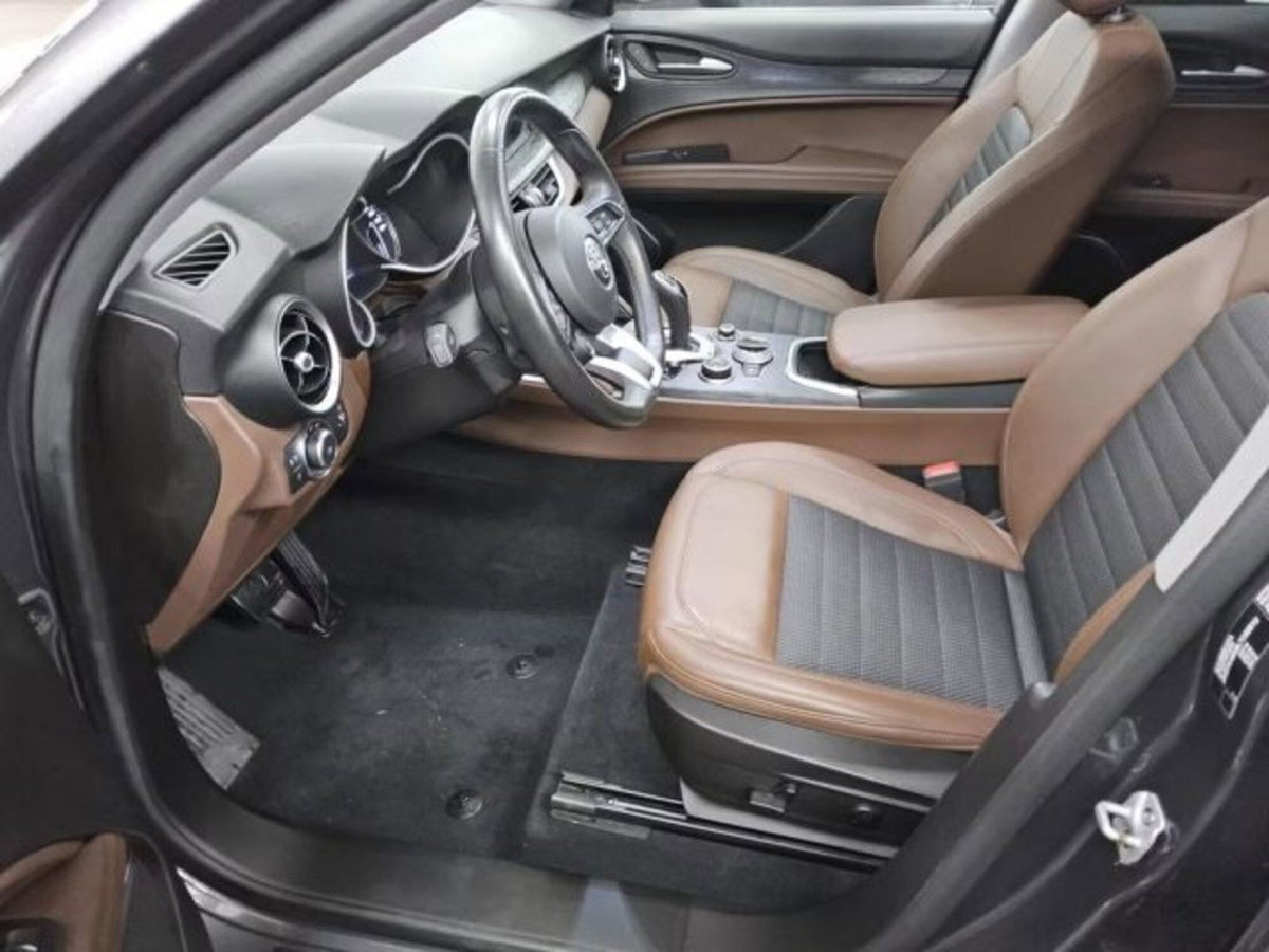 Alfa Romeo Stelvio Stelvio 2.0 Turbo 200 CV AT8 Q4 Super Business (4)