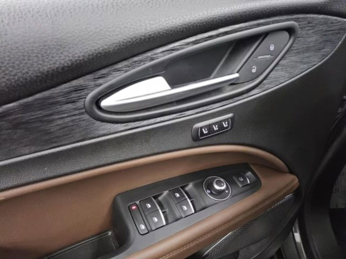 Alfa Romeo Stelvio Stelvio 2.0 Turbo 200 CV AT8 Q4 Super Business (5)