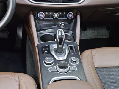 Alfa Romeo Stelvio Stelvio 2.0 Turbo 200 CV AT8 Q4 Super Business (8)