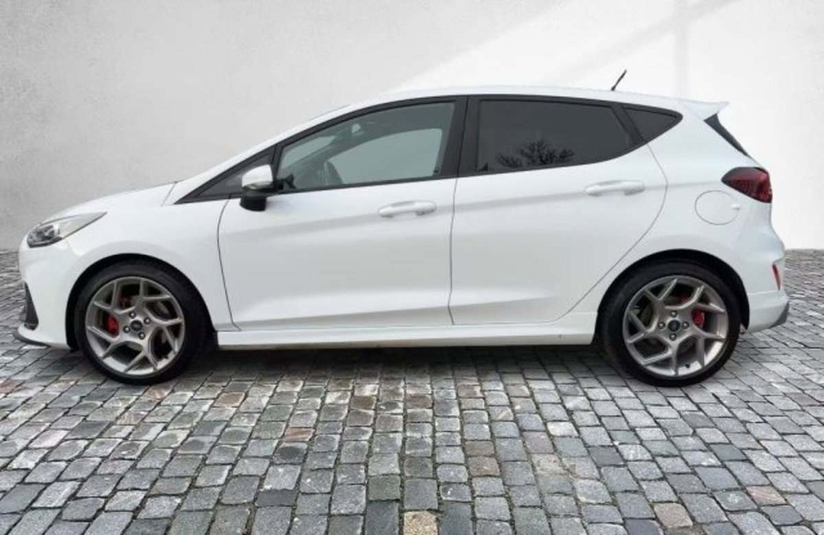 Ford Fiesta 1.5 Ecoboost 200 CV 5 porte ST (2)