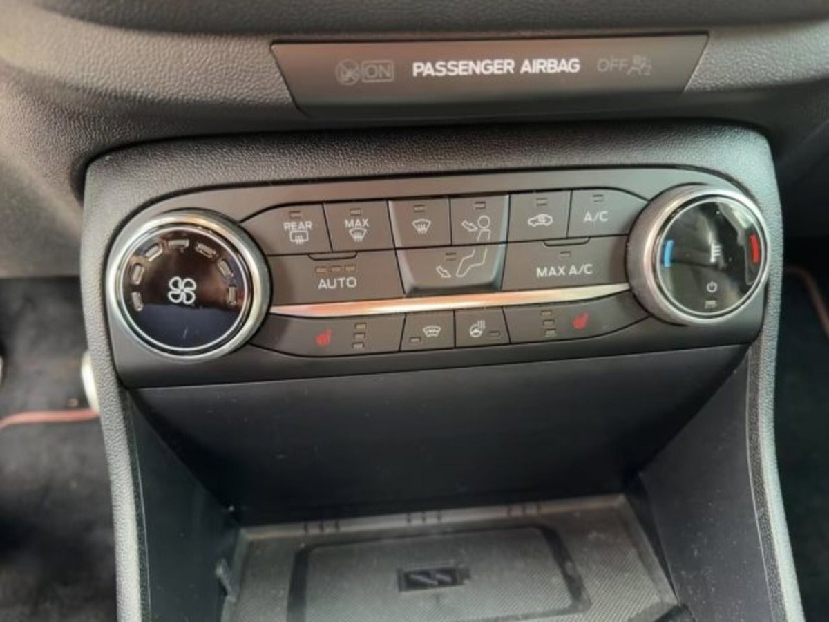 Ford Fiesta 1.5 Ecoboost 200 CV 5 porte ST (8)