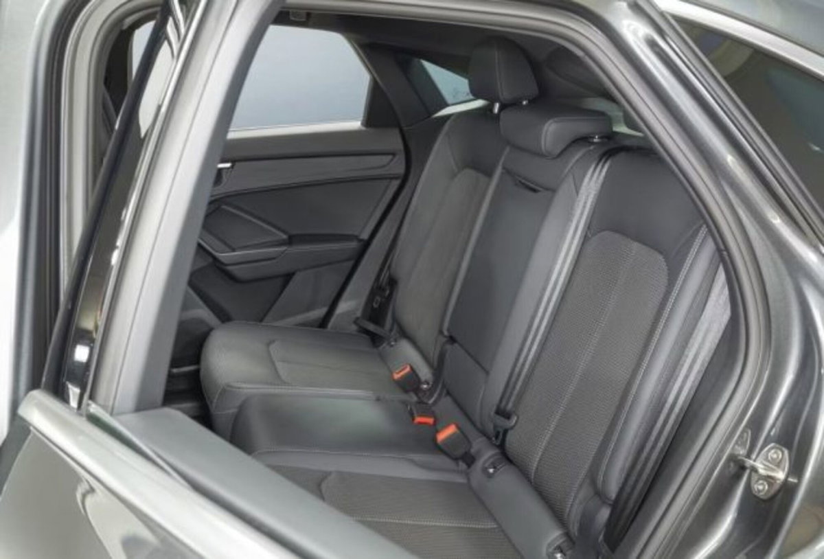 Audi Q3 Sportback 35 TDI quattro S tronic S line edition (8)