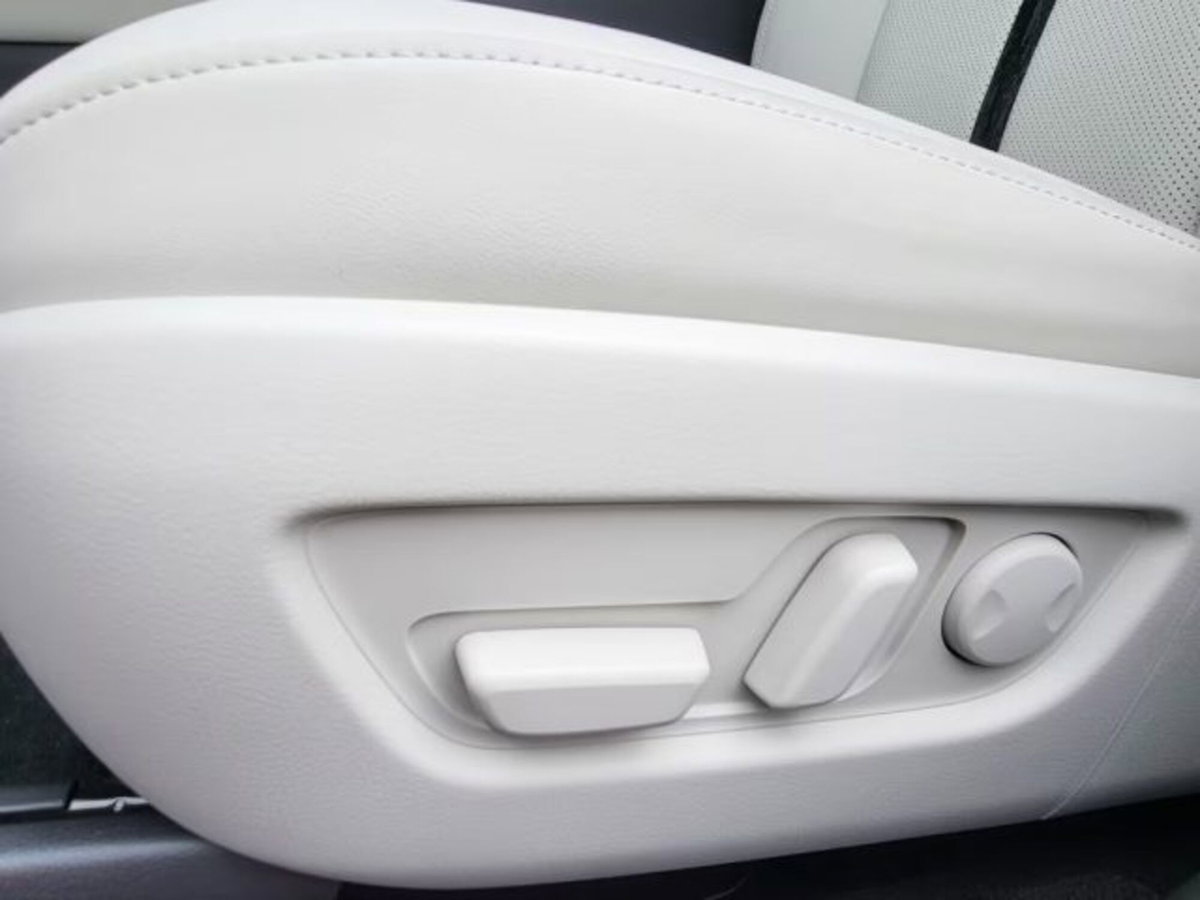 Mazda CX-60 2.5L e-Skyactiv G PHEV AWD Takumi (12)