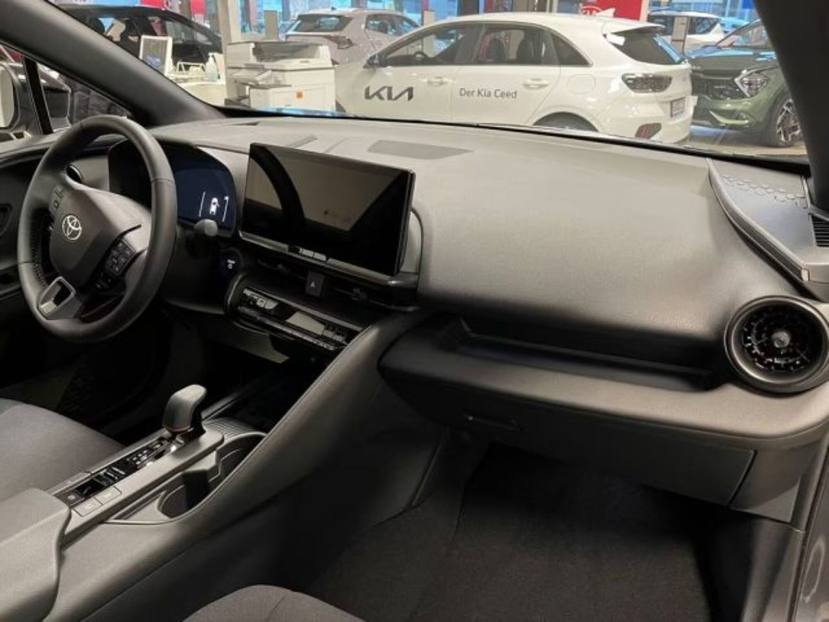 Toyota Toyota C-HR 1.8 Hybrid E-CVT Toyota Team (5)