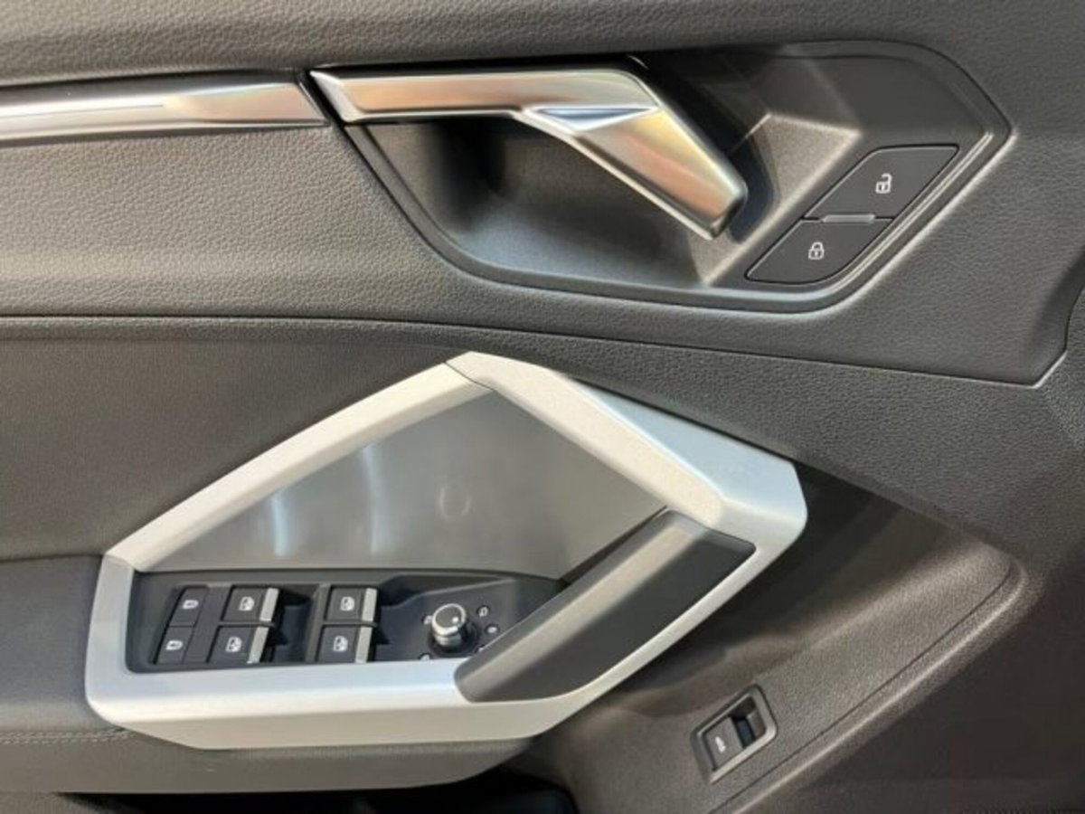 Audi Q3 Sportback 40 TDI quattro S tronic S line edition (9)