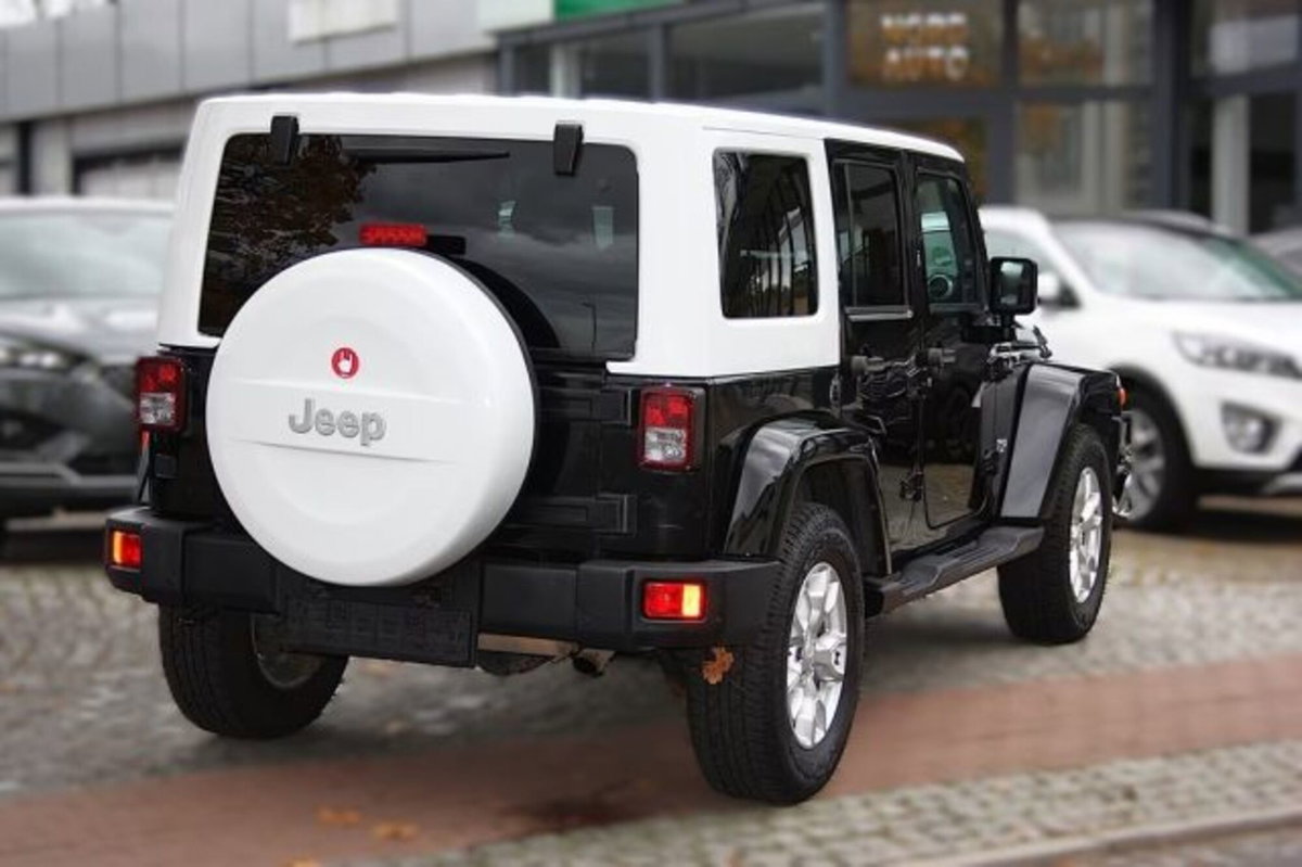 Jeep Wrangler Unlimited 3.6 V6 Rubicon Auto (2)