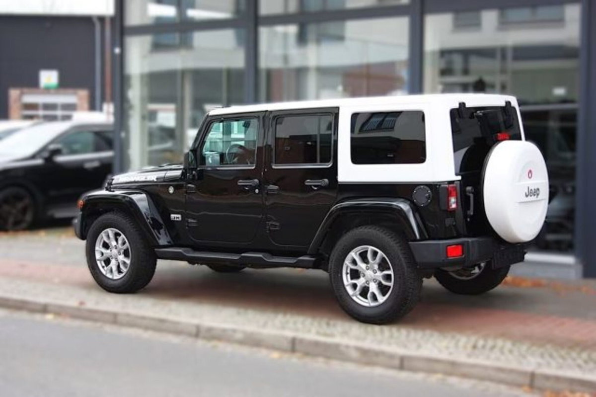 Jeep Wrangler Unlimited 3.6 V6 Rubicon Auto (3)