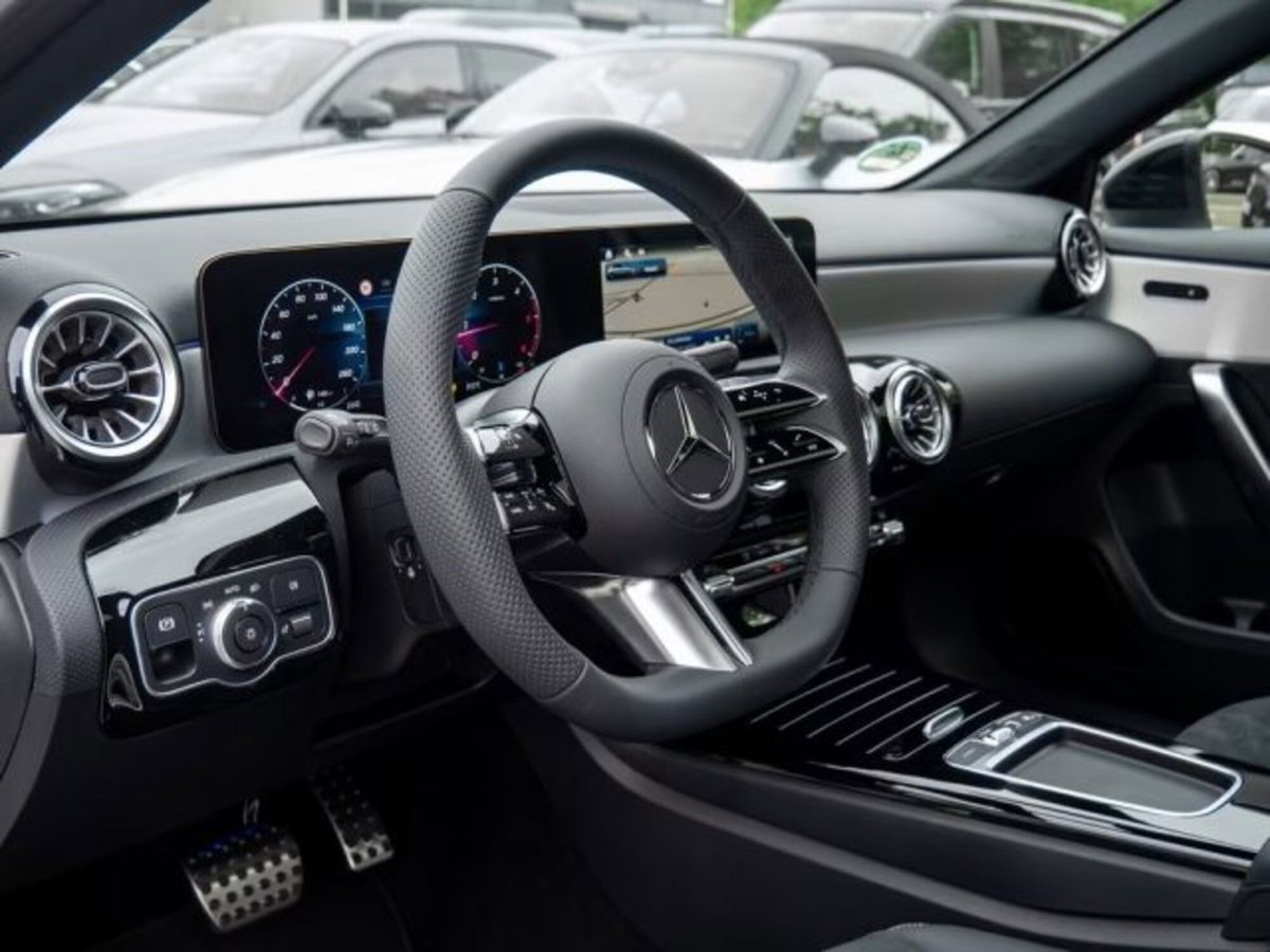 Mercedes-Benz Classe A 180 d AMG Line Premium Plus auto (6)
