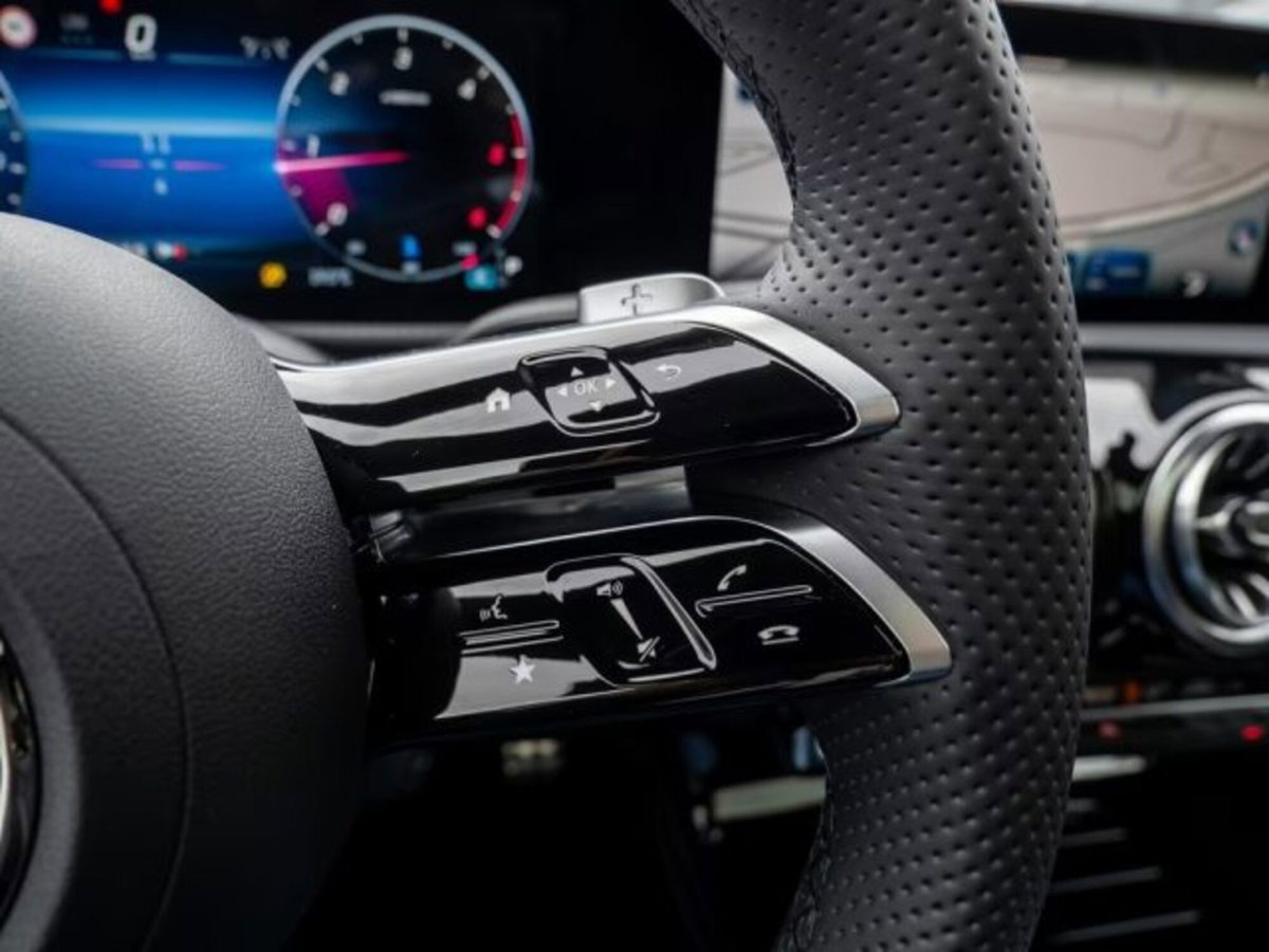 Mercedes-Benz Classe A 180 d AMG Line Premium Plus auto (9)
