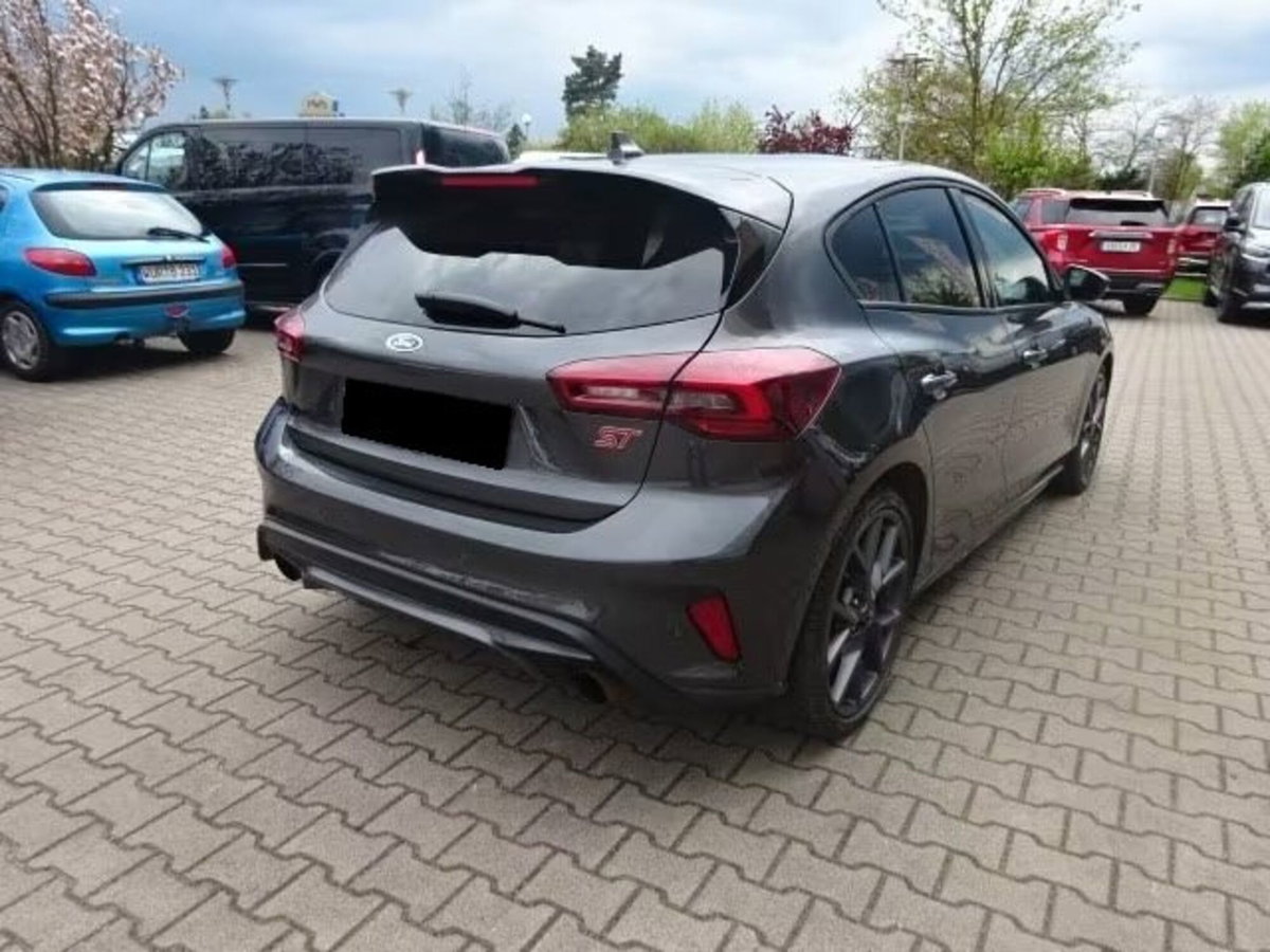 Ford Focus 2.3 EcoBoost 280 CV 5p. ST (4)