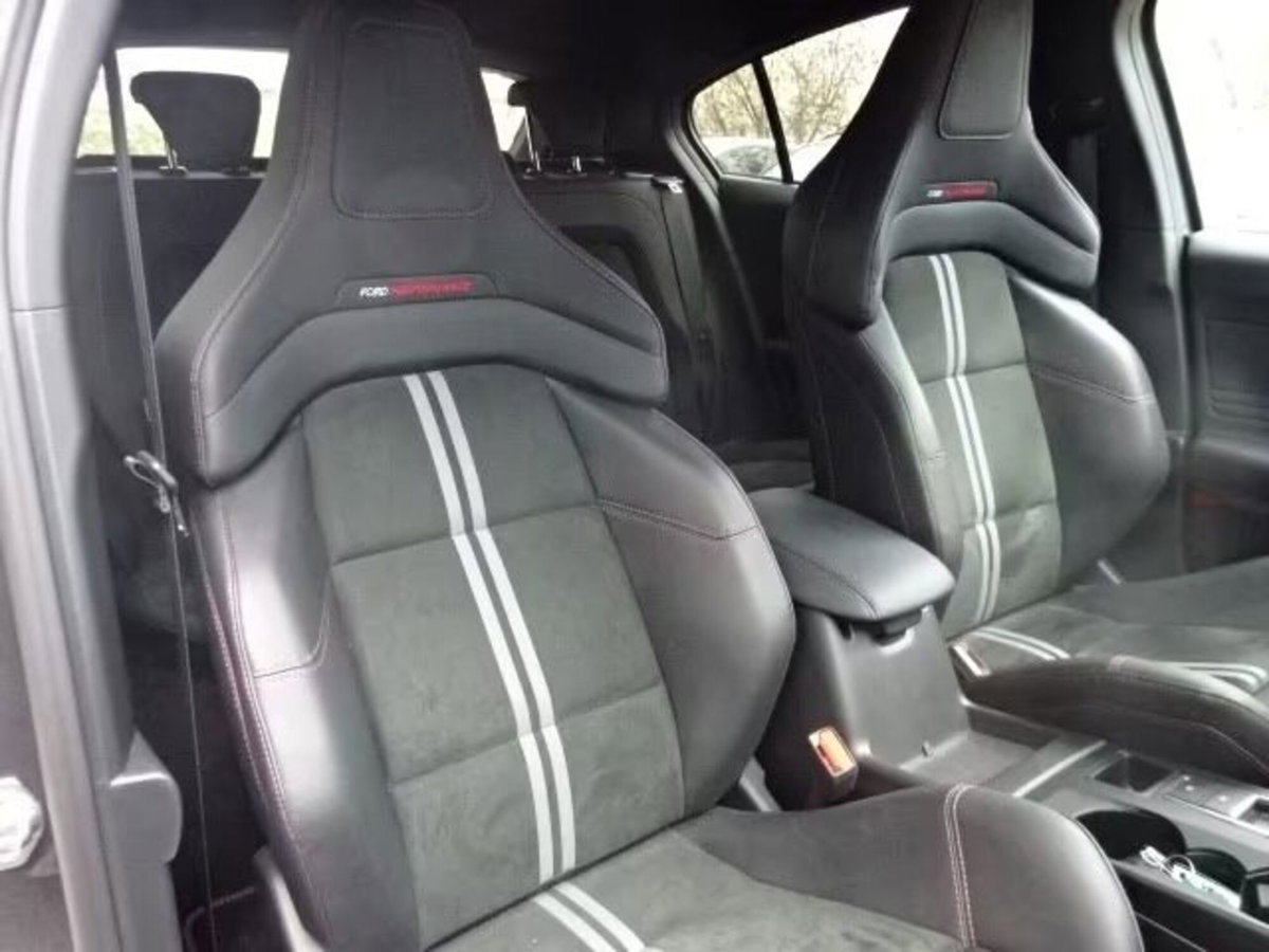 Ford Focus 2.3 EcoBoost 280 CV 5p. ST (7)