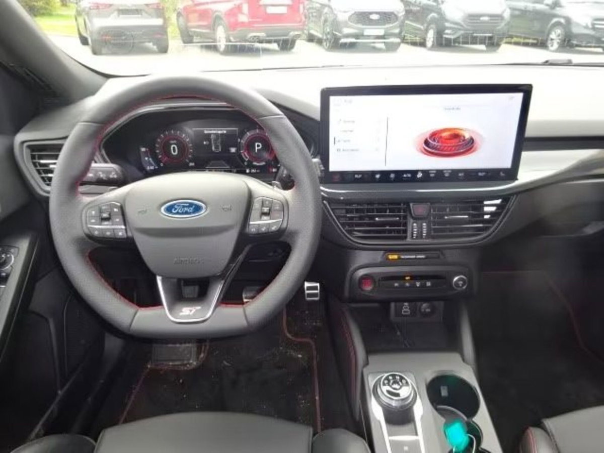 Ford Focus 2.3 EcoBoost 280 CV 5p. ST (8)