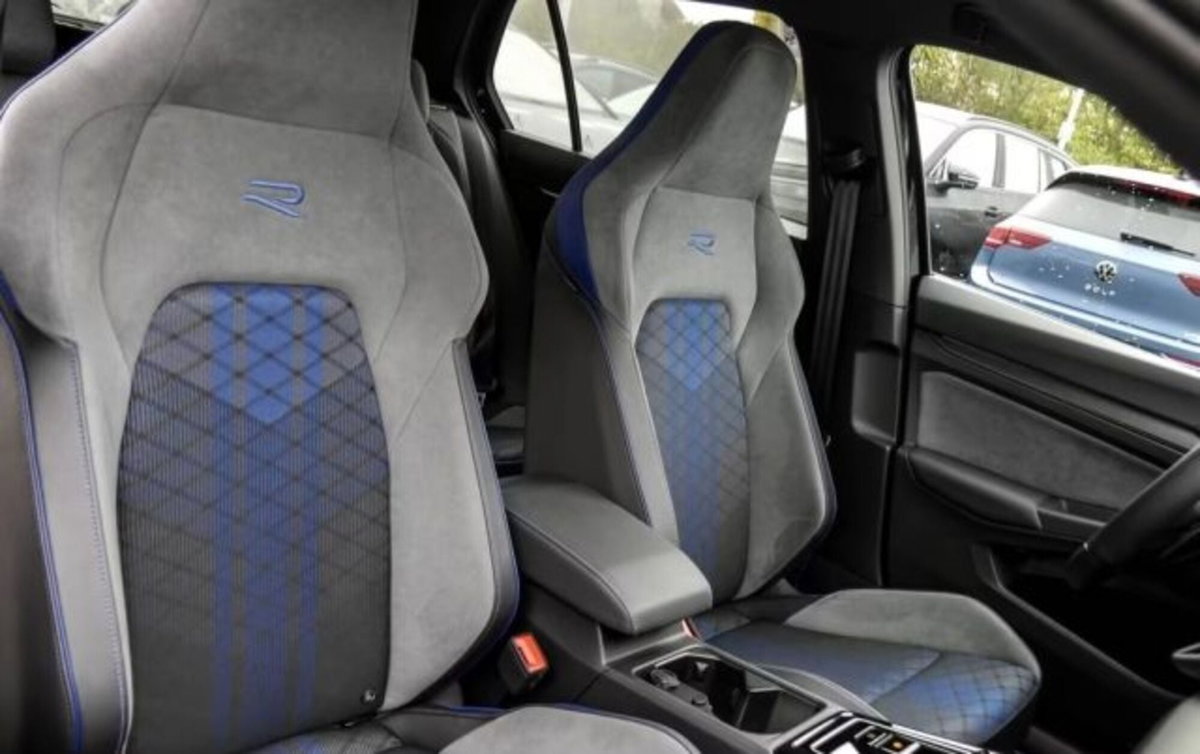 Volkswagen Golf 2.0 tsi R Black Edition 4motion 333cv dsg (11)