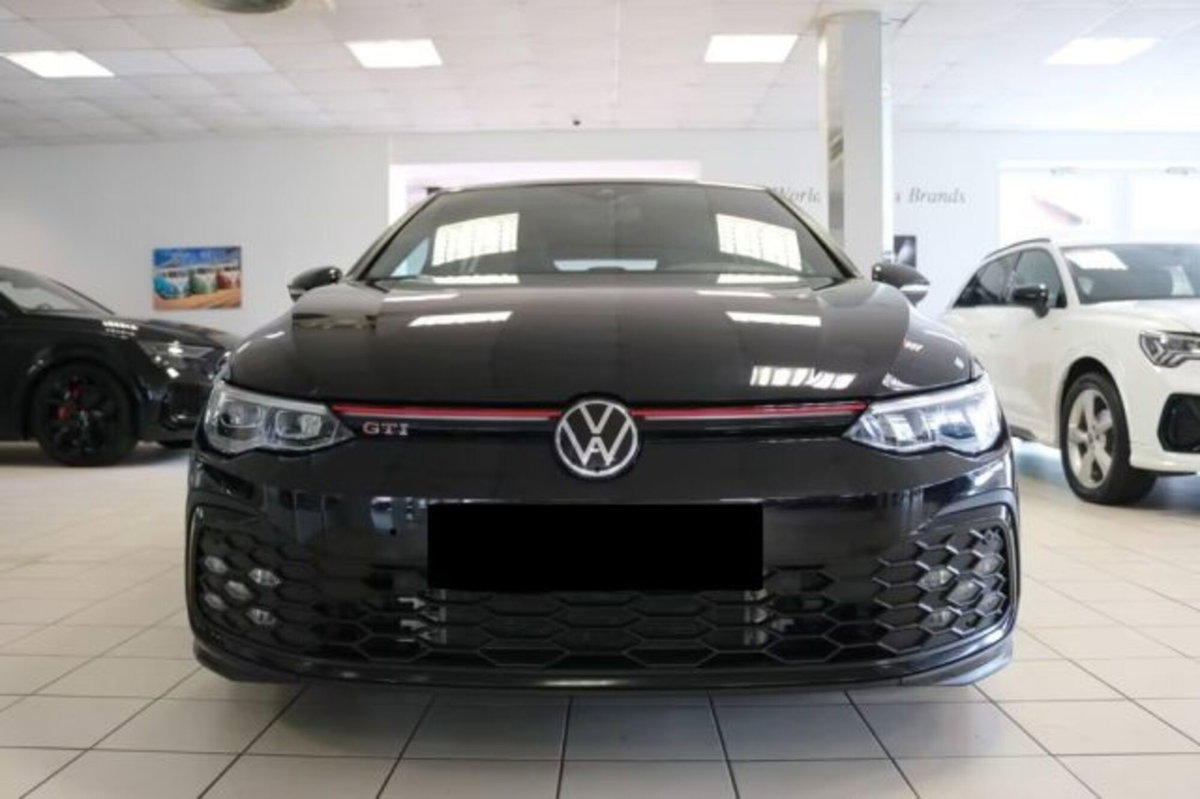 Volkswagen Golf 2.0 tsi GTI MT Ultimate 245cv (2)