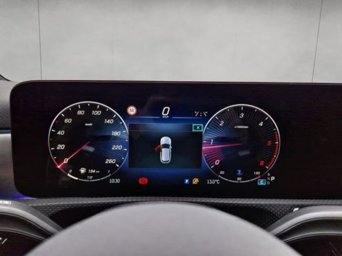 Mercedes-Benz Classe A Sedan 180 d AMG Line Premium Plus auto (10)