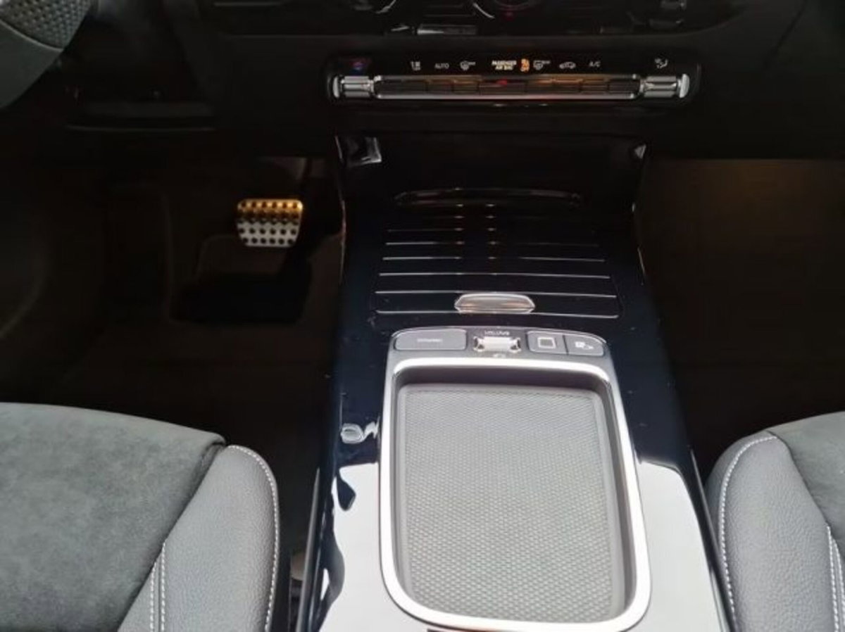 Mercedes-Benz Classe A Sedan 180 d AMG Line Premium Plus auto (12)