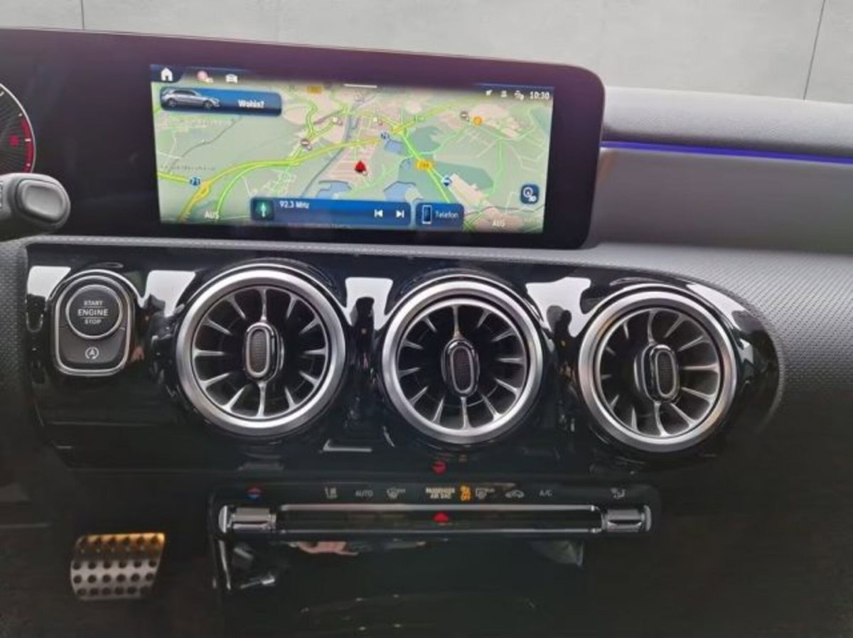 Mercedes-Benz Classe A Sedan 180 d AMG Line Premium Plus auto (13)