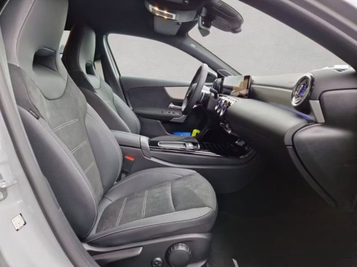 Mercedes-Benz Classe A Sedan 180 d AMG Line Premium Plus auto (16)