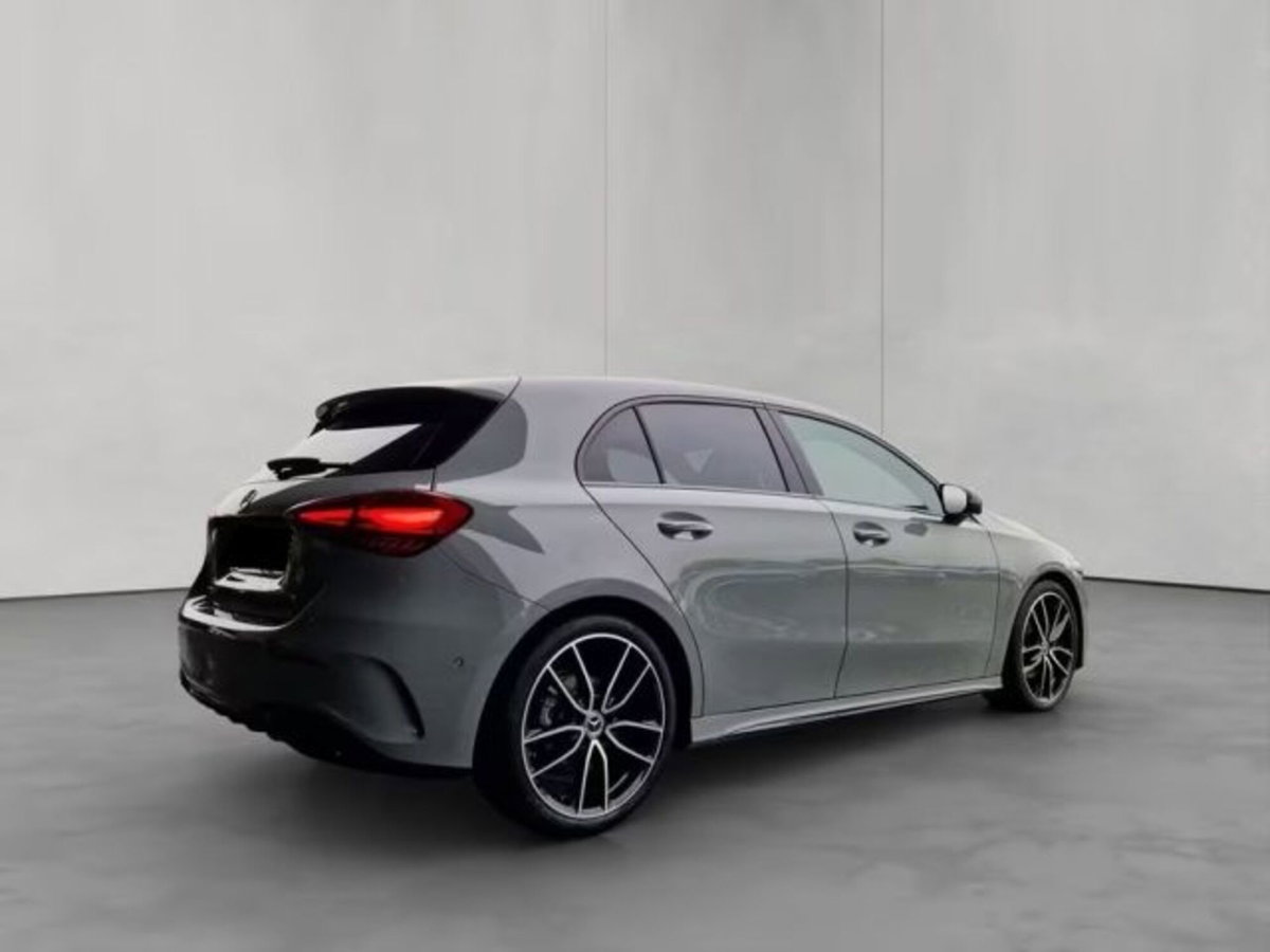Mercedes-Benz Classe A Sedan 180 d AMG Line Premium Plus auto (4)