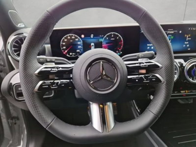 Mercedes-Benz Classe A Sedan 180 d AMG Line Premium Plus auto (9)