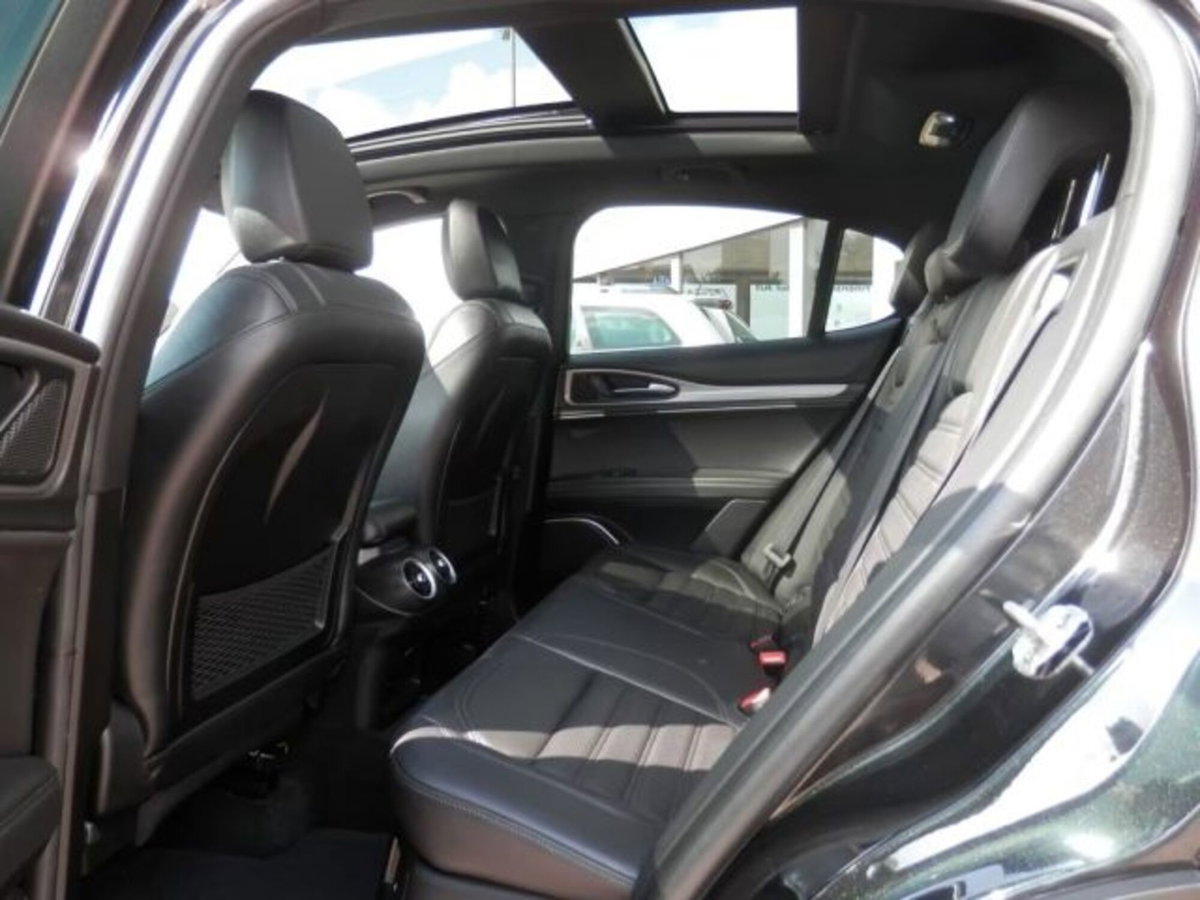 Alfa Romeo Stelvio Stelvio 2.0 Turbo 200 CV AT8 Q4 Super Business (12)